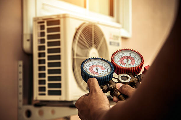 Professional Hvac technician working in Roseboro, NC